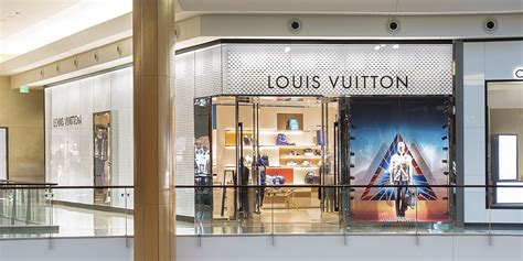 wellington mall louis vuitton.